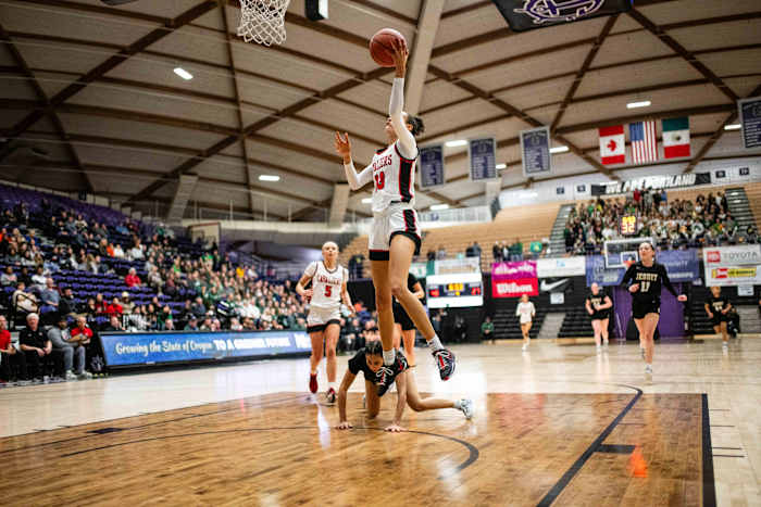 Clackamas Jesuit 6A Oregon girls basketball quarterfinal 2024 Naji Saker-111